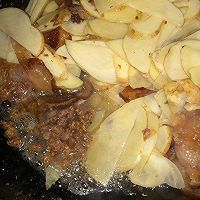 土豆炒腊肉的做法图解7