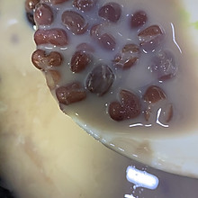 红枣红豆汤在上鲜牛乳暖心暖胃
