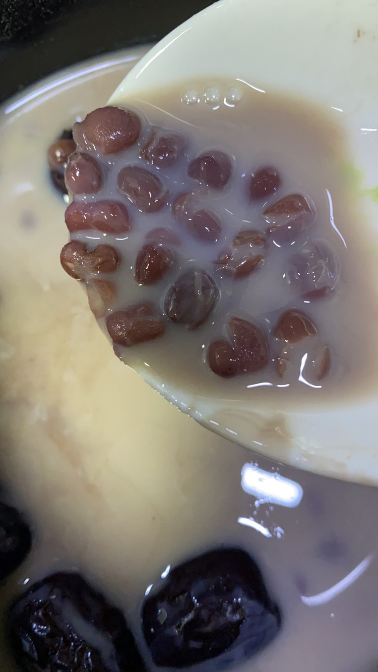 红枣红豆汤在上鲜牛乳暖心暖胃的做法