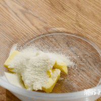玉米酥粒蛋糕的做法图解1