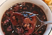 一碗元气满满的黑米红枣红豆糖藕粥，胜过一句“我爱你”的做法