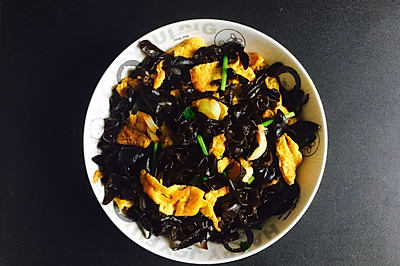 营养美味家常菜之木耳丝炒鸡蛋