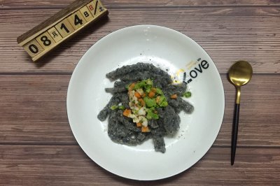美食锅出品辅食：补钙黑芝麻面线