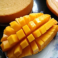 鲜芒果奶油生日蛋糕八寸的做法图解2