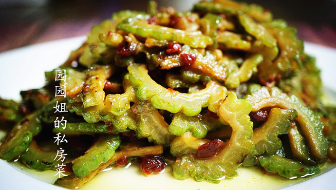 黄豆酱爆苦瓜~三伏素食