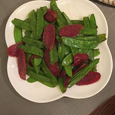 荷兰豆炒腊肠