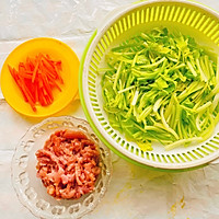 #肉食主义狂欢#芹菜炒肉丝的做法图解2