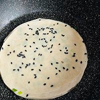 #一人一道拿手菜# 饺皮成了葱油饼的做法图解9