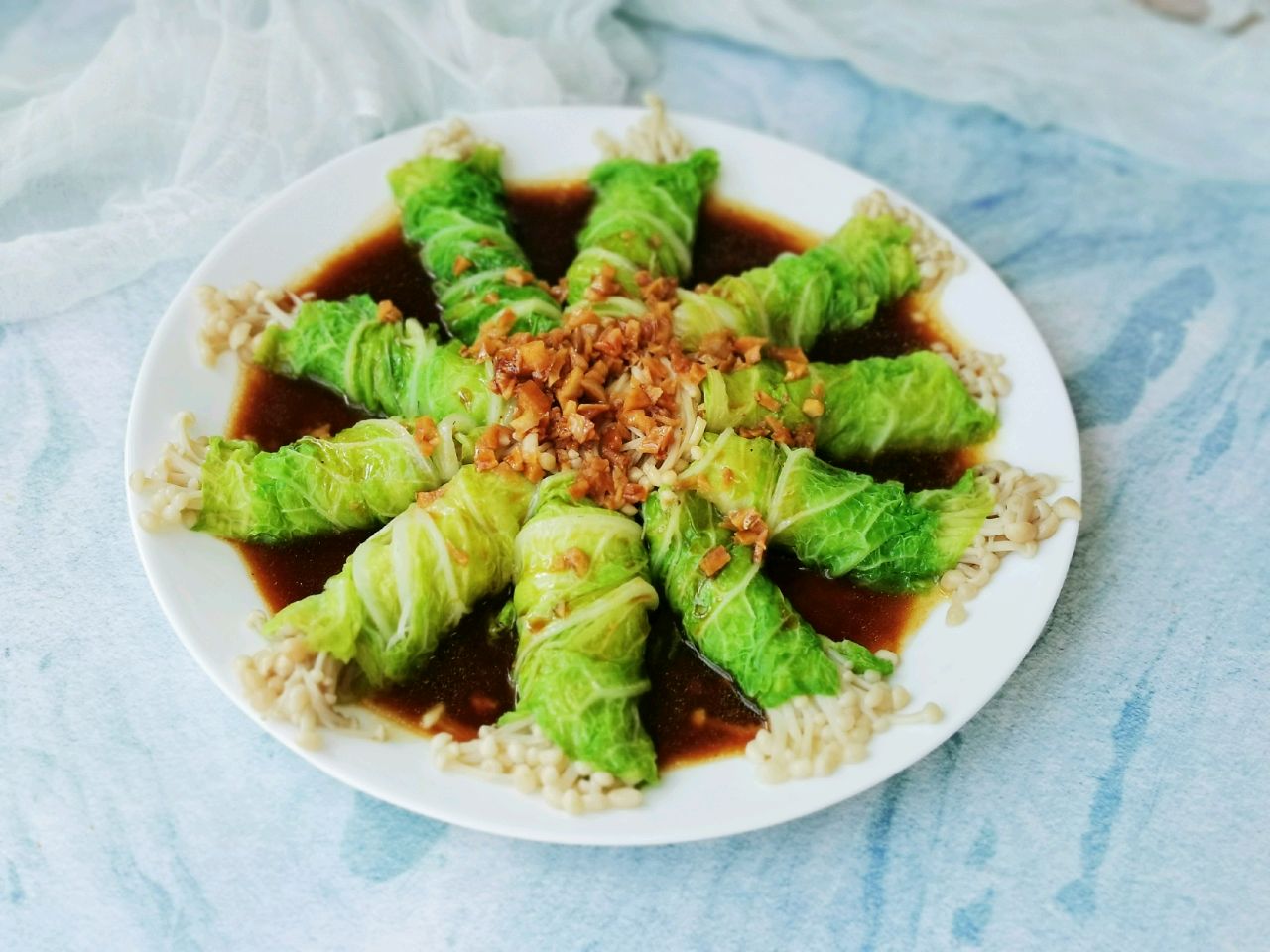 Emerald mushroom rolls