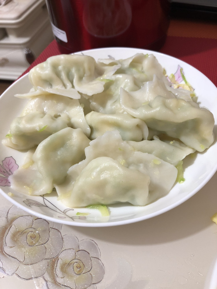 传统食物西葫芦鸡蛋饺子，思乡情怀上心间的做法