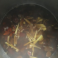 红枣枸杞姜茶——冬季暖身的做法图解4
