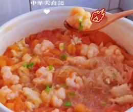 #快速GET丰盛春节家宴#番茄虾滑粉丝煲的做法