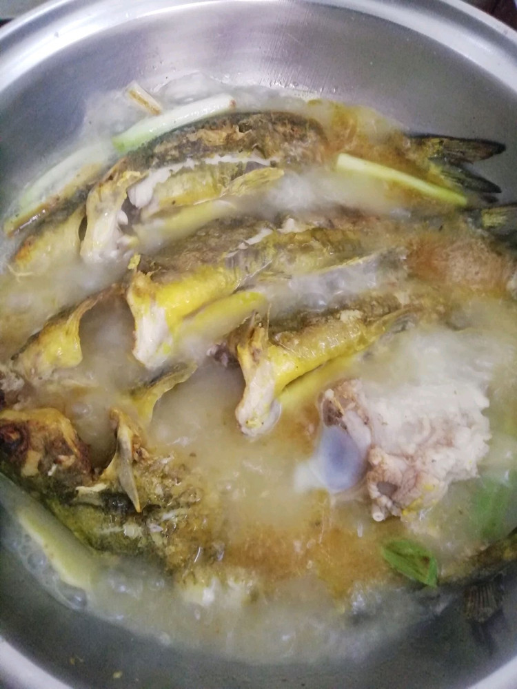 黄骨鱼汤这样炖最鲜美的做法