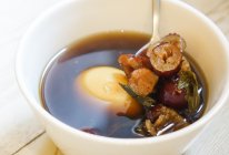 宫寒的食疗秘籍——艾叶红枣鸡蛋茶的做法