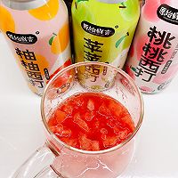椰香西瓜苹苹西打的做法图解3