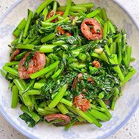 #流感季饮食攻略#茼蒿炒腊肠，简单又好吃！的做法图解3