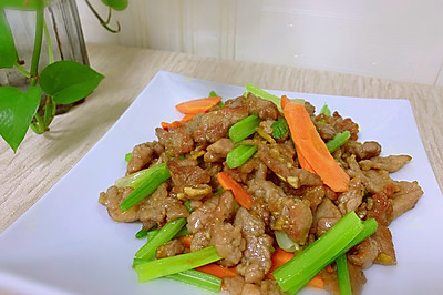 爆炒牛肉