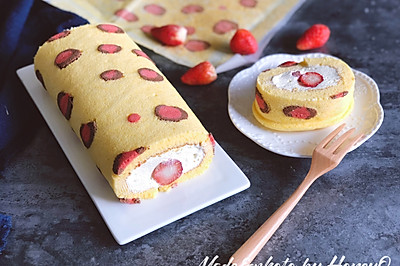 粉豹纹草莓蛋糕卷
