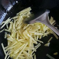 醋溜洋葱土豆丝的做法图解4
