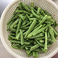 干煸豆角的做法图解1