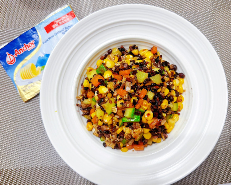 黄油蔬菜炒饭！的做法