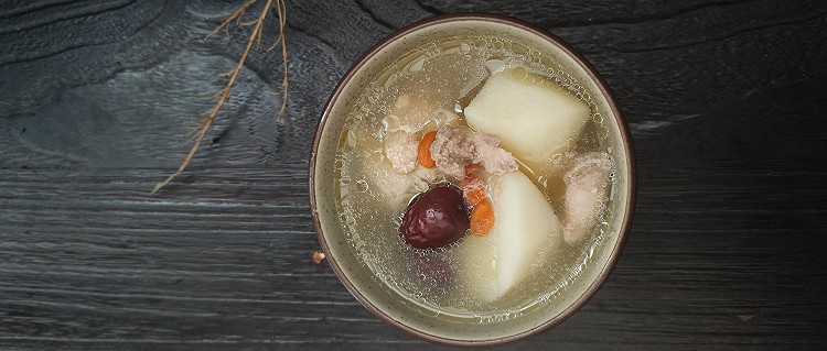 大道至简的淮山鸡汤，除了鲜美可口，还是补气健脾的药膳汤的做法