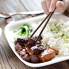 千页豆腐红烧肉盖浇饭