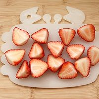   草莓水果沙拉#夏日时光#的做法图解1