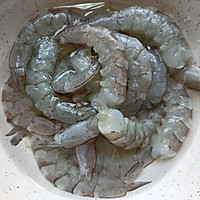 虾肉蛋卷的做法图解1