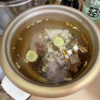 广东靓汤—山药茯苓薏米猪骨汤的做法图解2