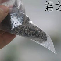 做不出漂亮的蛋糕？有它就能加分不少！ | 巧克力装饰件儿的做法图解3