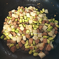 酸笋肉丁炒毛豆，开胃又下饭的做法图解5