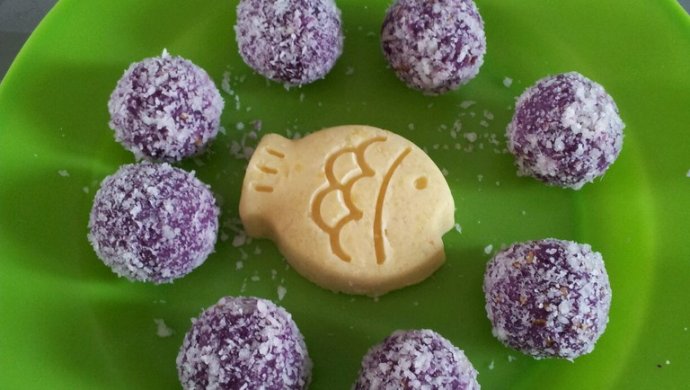 蜂蜜芝麻椰蓉紫薯球