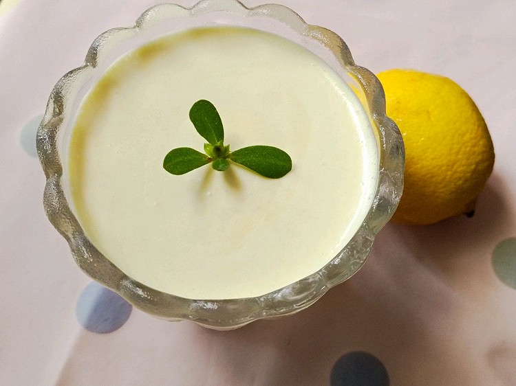 简易冰激凌：柠檬巴巴露亚的做法