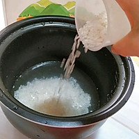 可爱的雪人饭团(萝卜干腊肠饭)的做法图解1