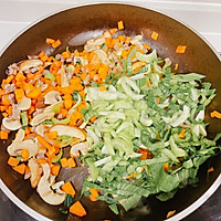 宝宝辅食 南瓜菌菇焖饭的做法图解4