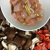 香菇鸡肉焖饭#花家味道#的做法图解2