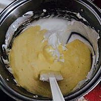 北海道牛乳戚风被子蛋糕（驸香草奶油馅儿做法）的做法图解6