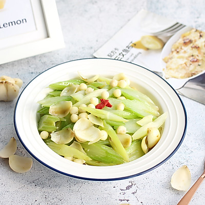 【西芹百合炒鸡头米】烟雨江南