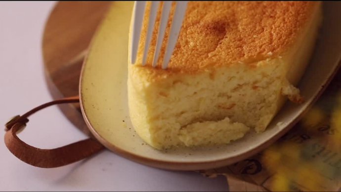 杏仁半熟芝士蛋糕