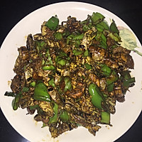 青椒炒知了的做法图解5