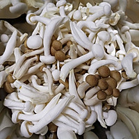 炒蘑菇（任何鲜蘑菇都可以）的做法图解1