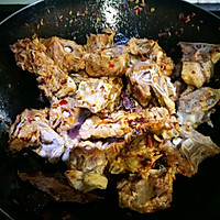 羊蝎子红汤火锅的做法图解4