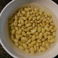 菜干黄豆焖排骨的做法图解1