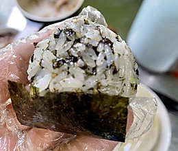 来自懒星人的金枪鱼沙拉饭团的做法