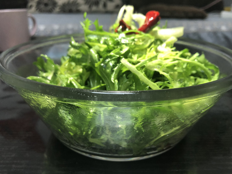 凉拌苦苣的做法