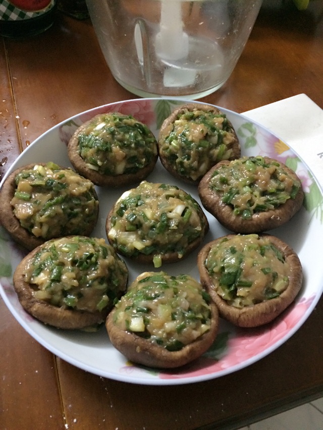 香菇塞肉的做法图解3