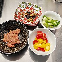 #西班牙橄榄披萨沙拉创意菜#橄榄鸡汤煮肉片的做法图解3