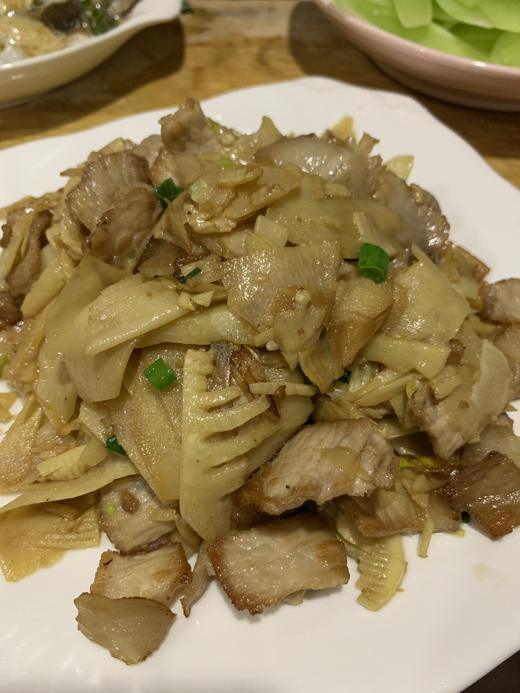 春笋炒五花肉的做法