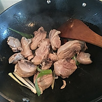 鸡肉香菇炖土豆的做法图解5